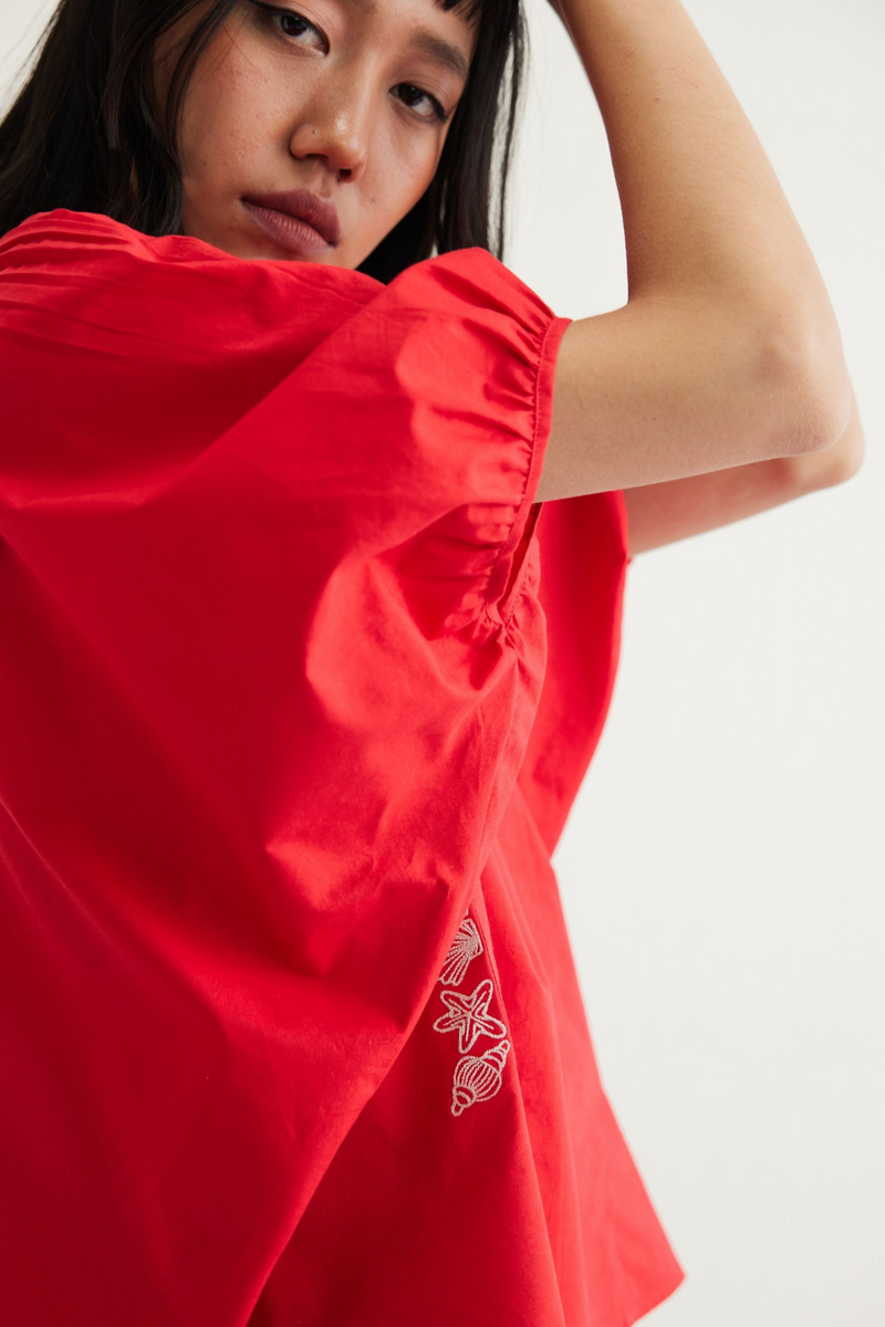 Ocean Air Organic Cotton Top poplin by SUI in red color for women Worldwide