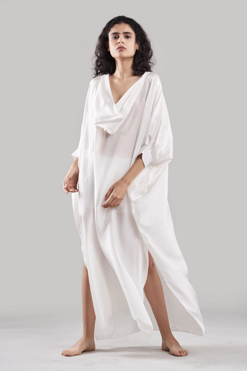 Lavi Kaftan silk by Ituvana in black color for women Worldwide