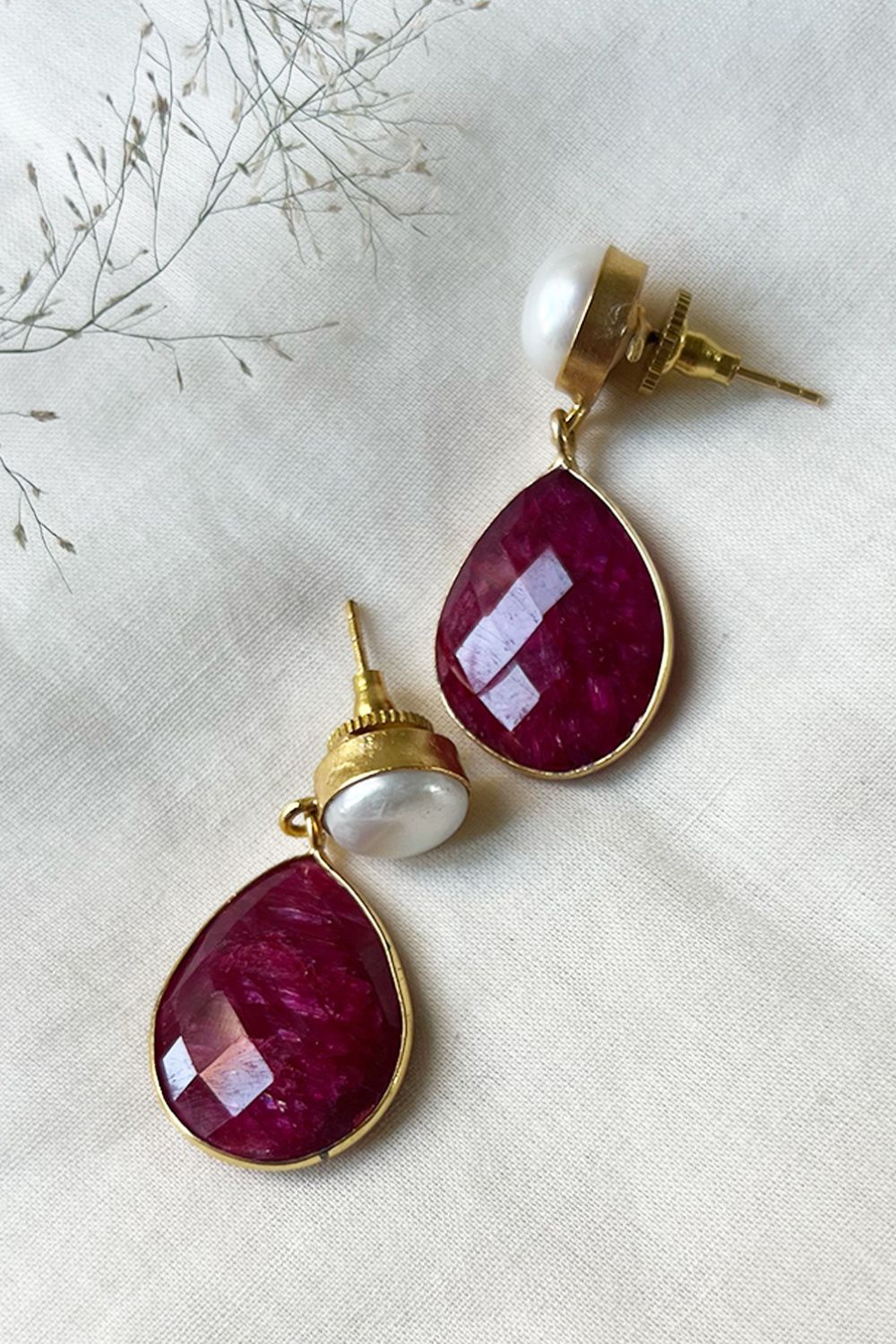 CERISE EARRING