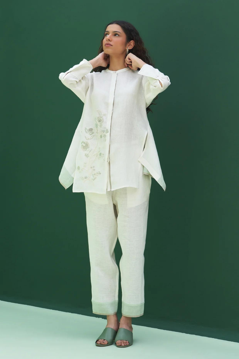 Noi Hand-Embroidered Linen Top
- Ivory