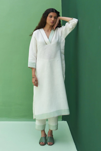 June Border Linen Pleated Kurta
- Ivory