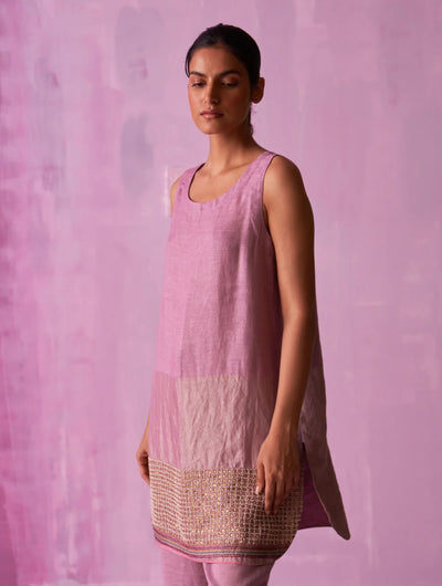 Irum Hand-Embroidered Sleeveless Kurta - Lavender