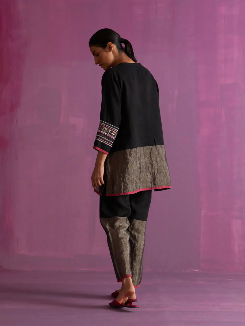 Cyra Floral Hand-Embroidered Kurta - Black linen by Manan in black color for women Worldwide