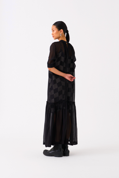 SHEER BOTTOM FRILL DRESS
-BLACK