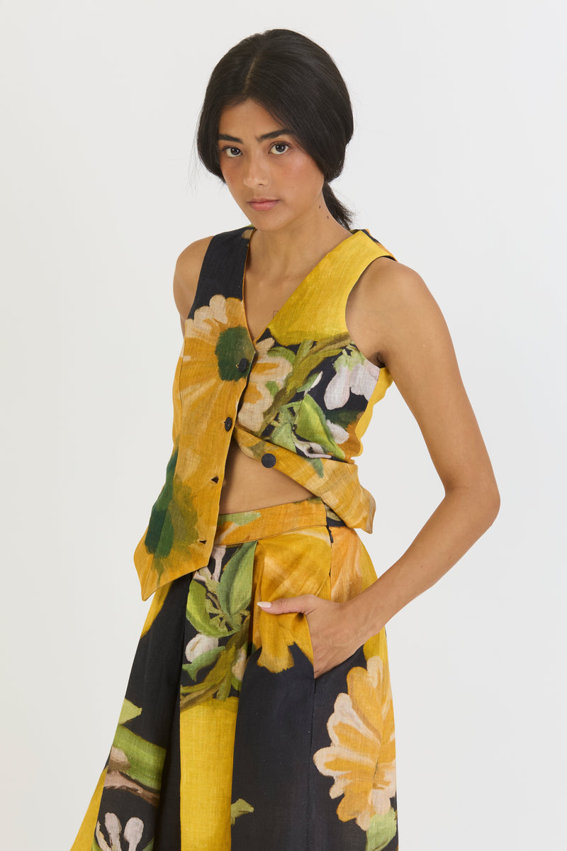 POMELLO WAISTCOAT AND BOX PLEAT SKIRT SET by Yam in yellow color for women Worldwide
