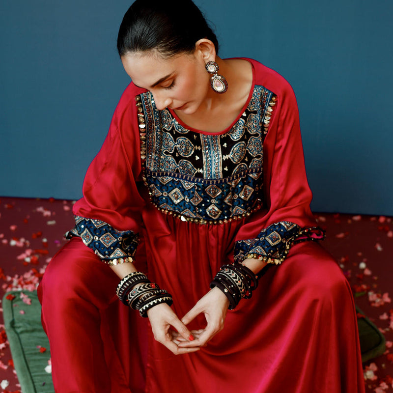 Saundh Pink Kurta Set satin by PRAHNAAYA in pink color for women Worldwide