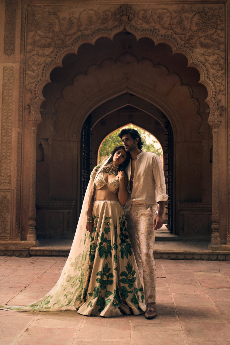 PH-2473 
Lehenga 
Blouse 
Dupatta Set by Paulmi & Harsh for women Worldwide