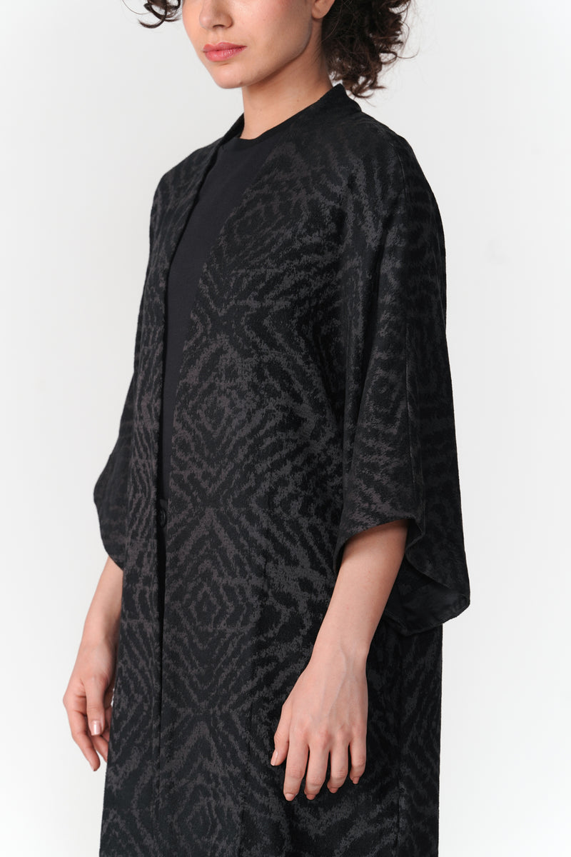Jacquard Kimono Sleeve Overlay viscose cotton jacket/overlay by Turn Black in black for women Worldwide