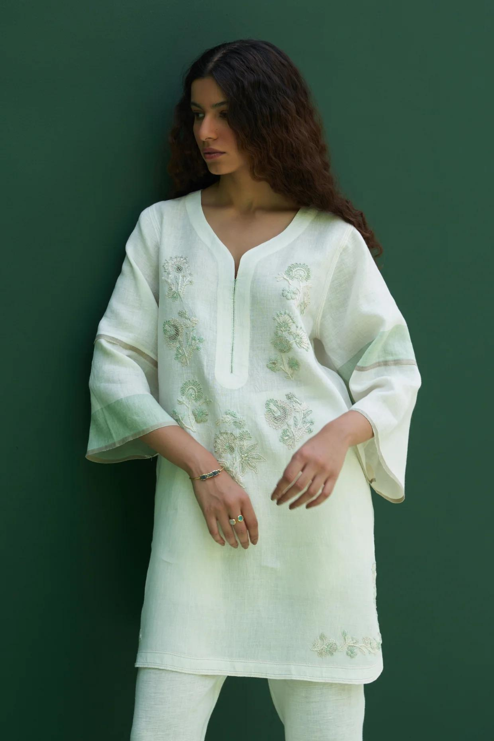 Insha Hand-Embroidered Kurta
- Ivory