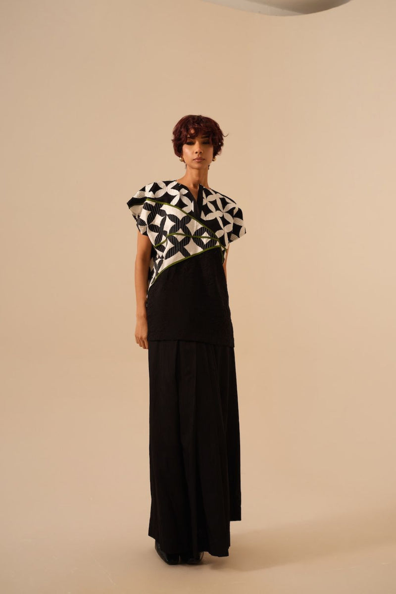 Mist Skirt-Black crushed silk skirts by Stoique in black for women Worldwide