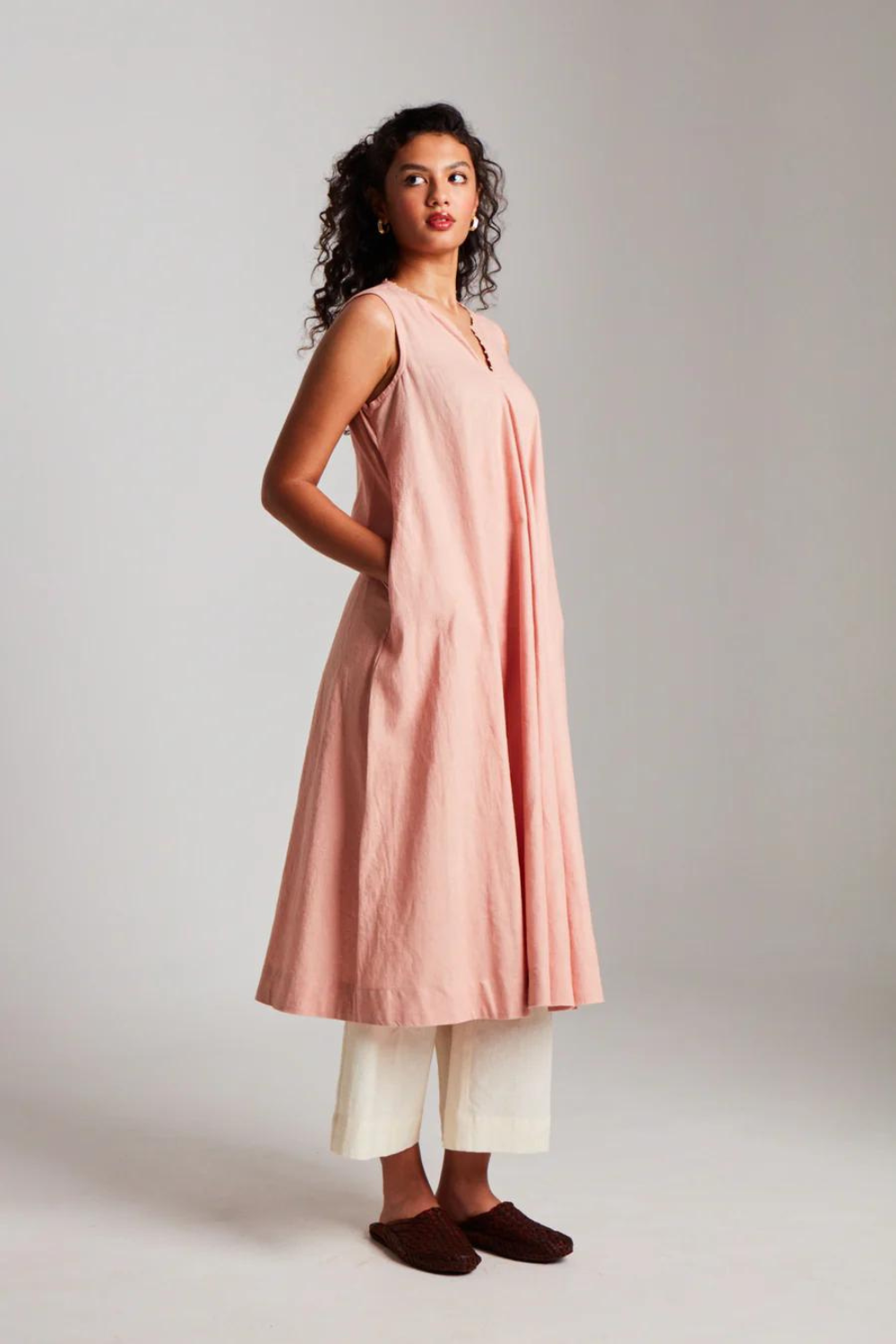 Rose Co-Linen Sleeveless Flared Kurta