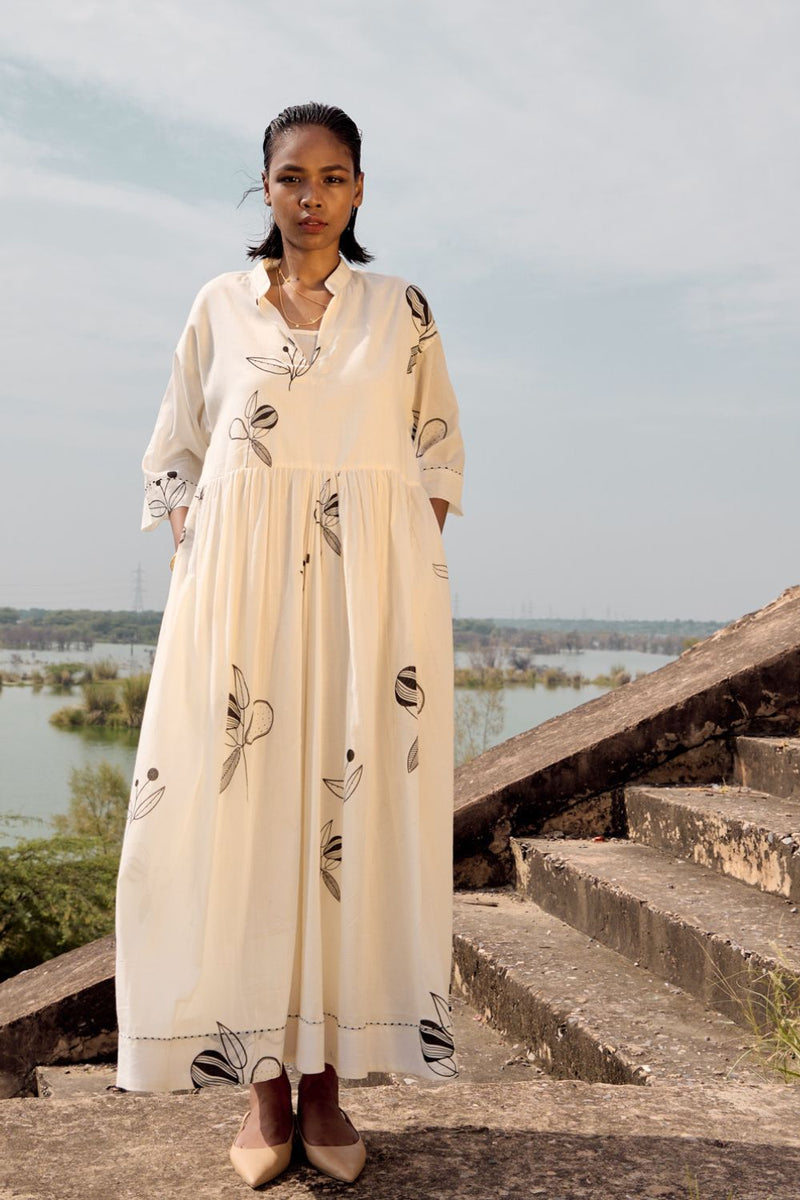 Silverbill maxi dress cotton by Khara Kapas in white for women Worldwide