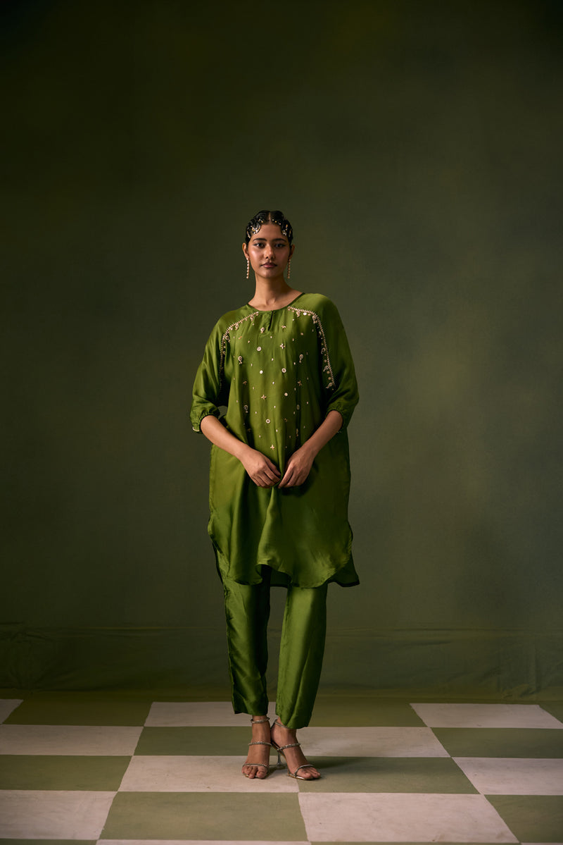 Acove Fern Antifit Kurta with Pants vegan satin, organza satin kurta/kurta set by PRAHNAAYA in green for women Worldwide