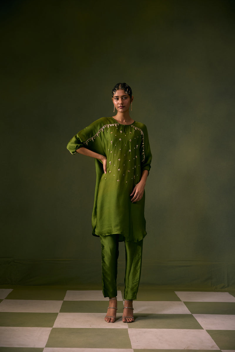 Acove Fern Antifit Kurta with Pants vegan satin, organza satin kurta/kurta set by PRAHNAAYA in green for women Worldwide