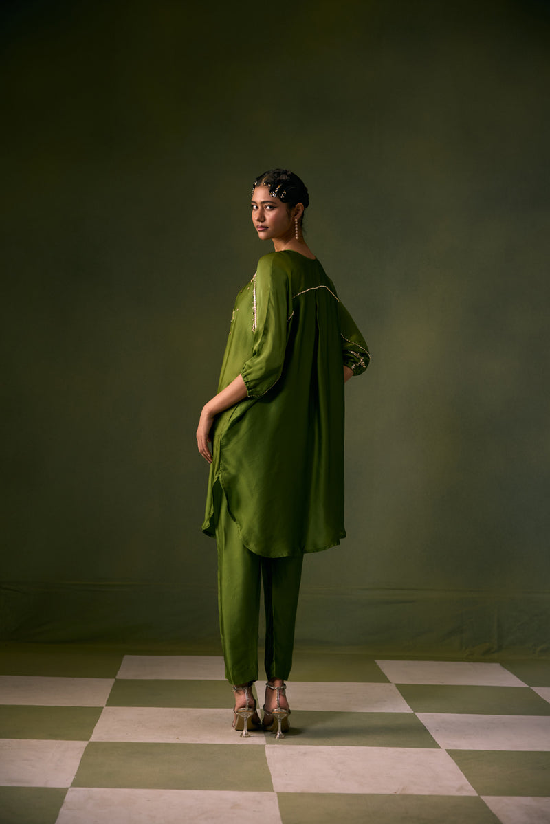 Acove Fern Antifit Kurta with Pants vegan satin, organza satin kurta/kurta set by PRAHNAAYA in green for women Worldwide