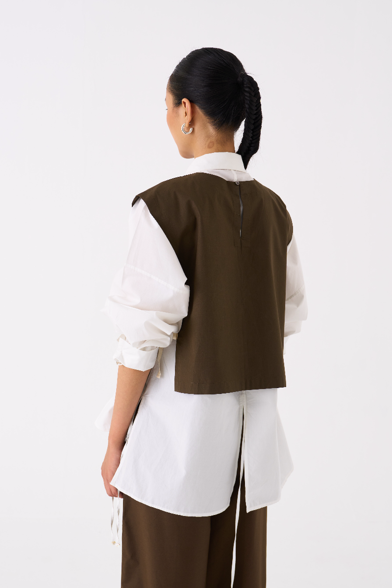 PANELLED SHIRT-OVERLAY: DARK OLIVE
SHIRT : WHITE