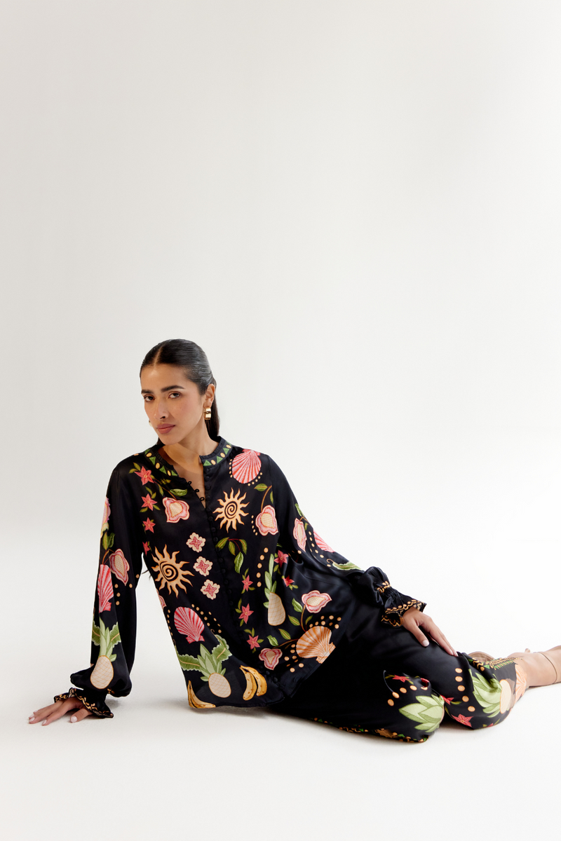 Ilia Shirt - Seashell (Black) satin by NOIB for women Worldwide