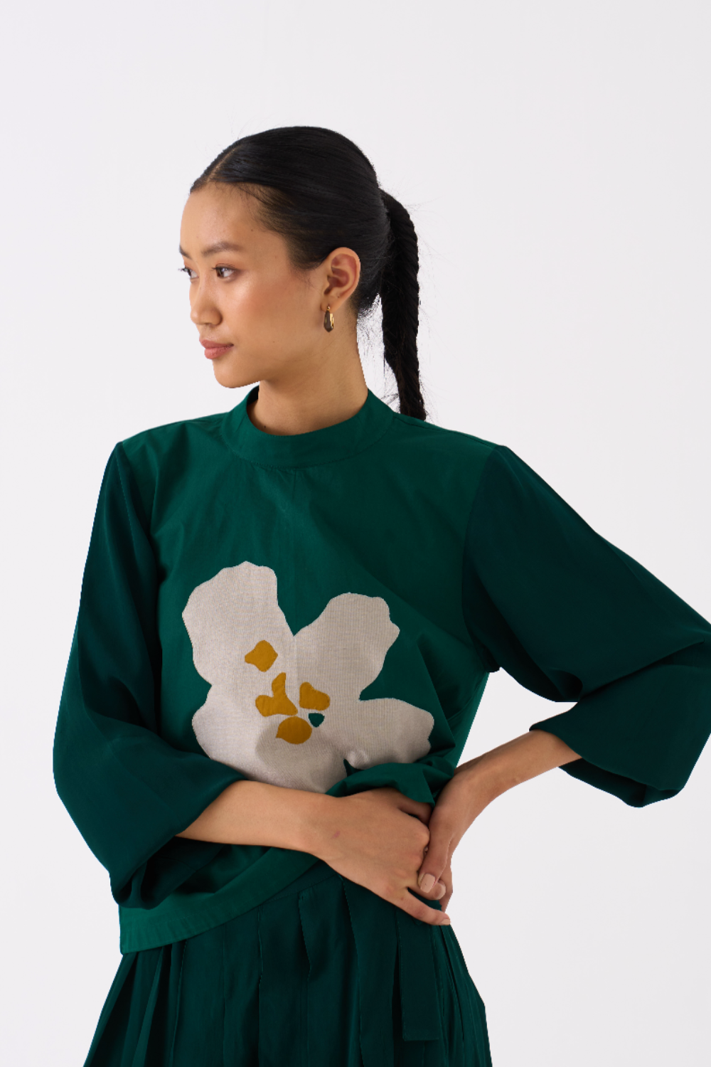 FLORAL APPLIQUE TOP-DARK GREEN