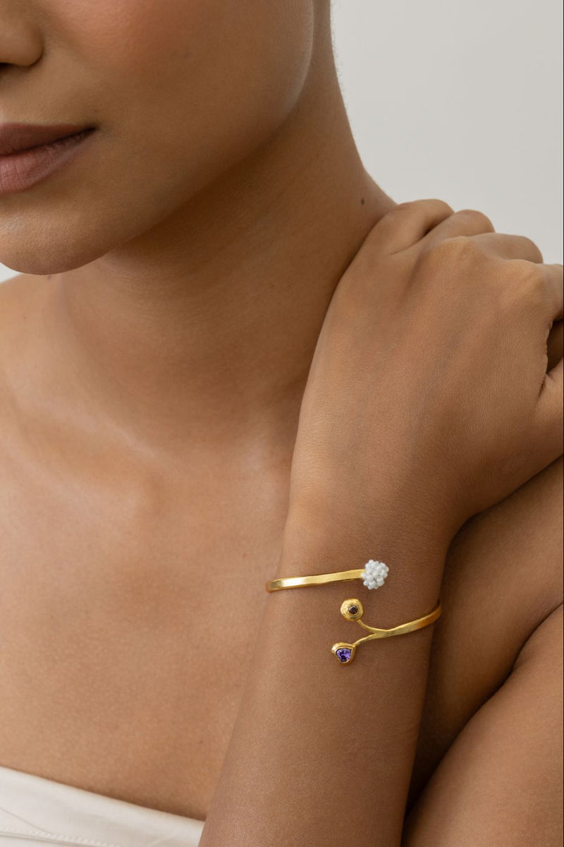AC10G Stone Kada 18k gold plated on brass bangle and bracelet by Aarjavee for women Worldwide
