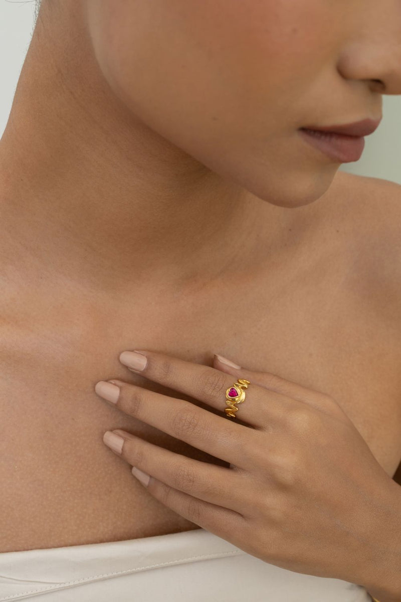 AR28G Doodle love 18k gold plated on brass ring by Aarjavee for women Worldwide