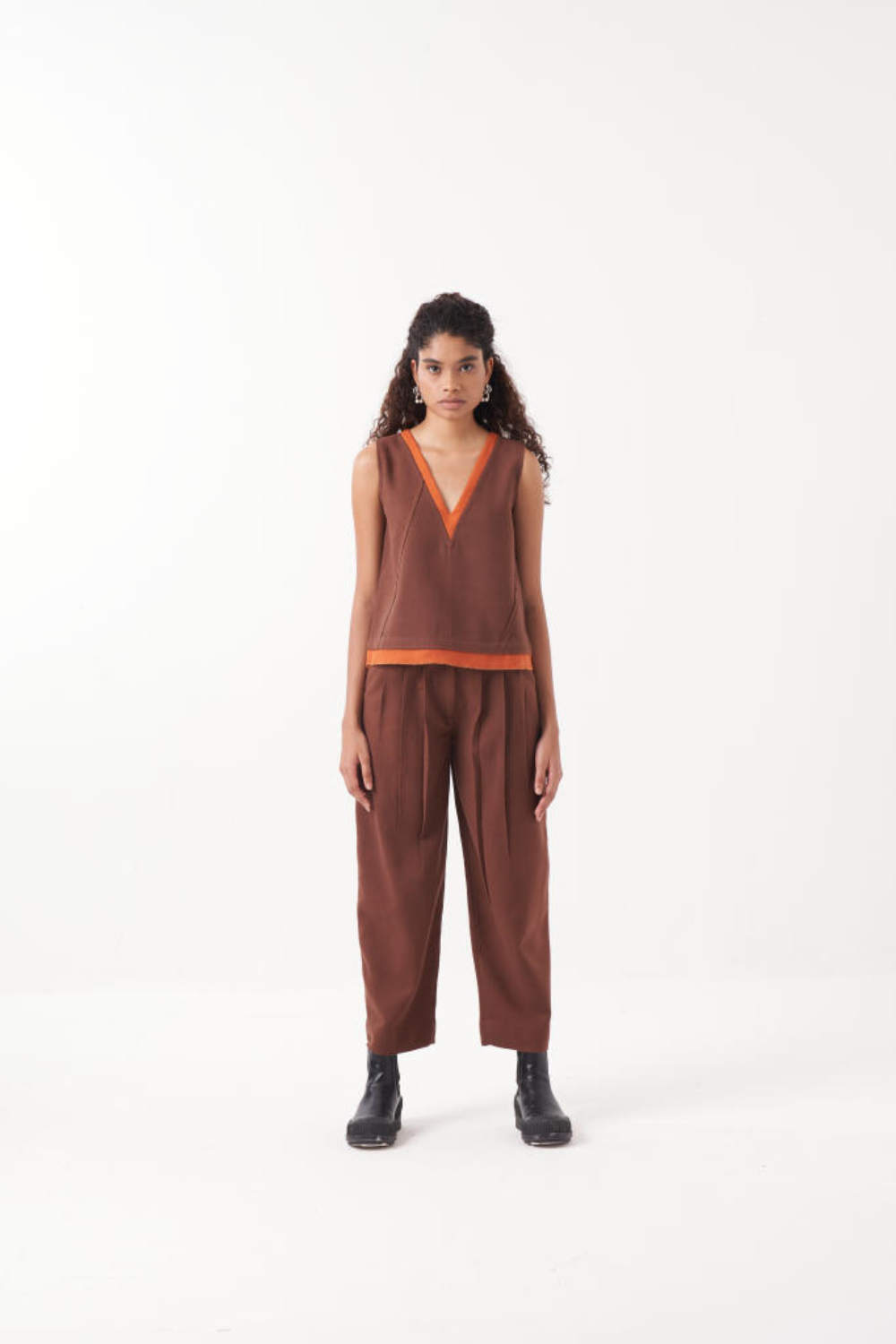 V NECK TOP-CHOCOLATE BROWN