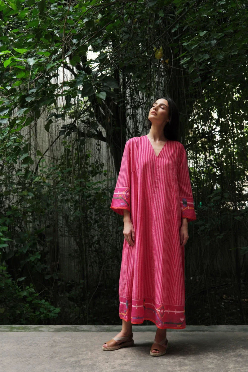 Aab e Rawan’ rani pink Bengal muslin Jamdani tunic cotton jamdani kurta/kurta set by Malika Mathur in pink for women Worldwide