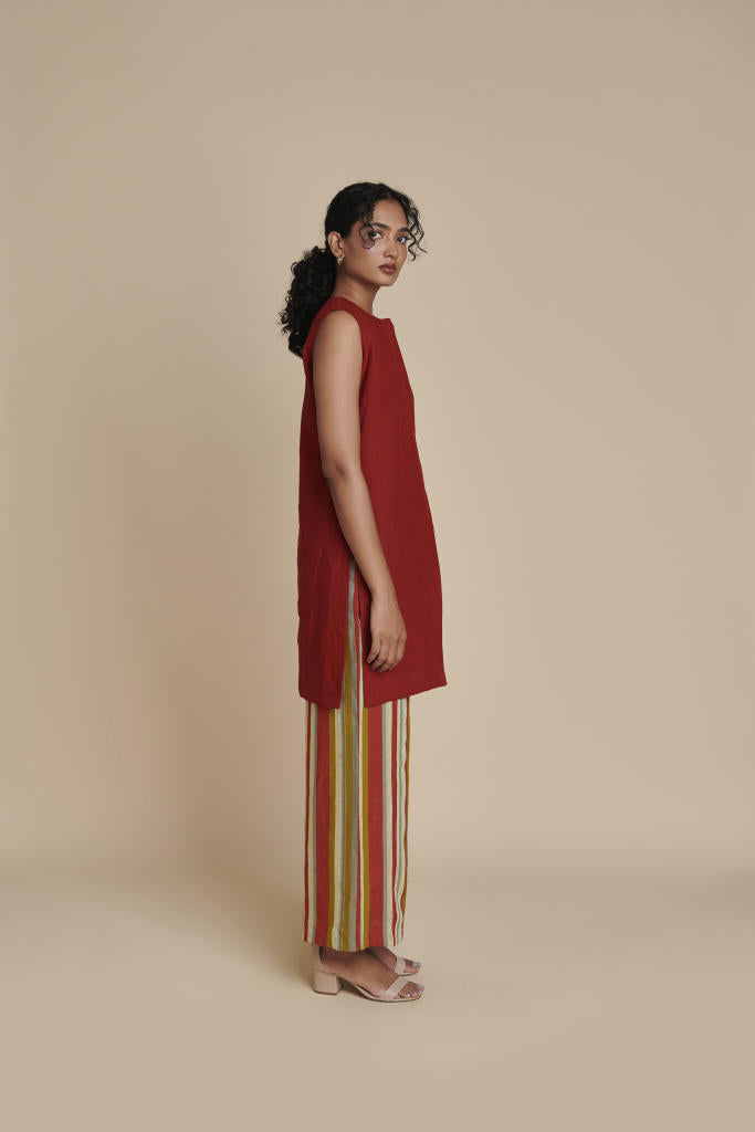 Anaar Leher Linen Sleeveless Kurta Set linen by Saphed in red color for women Worldwide