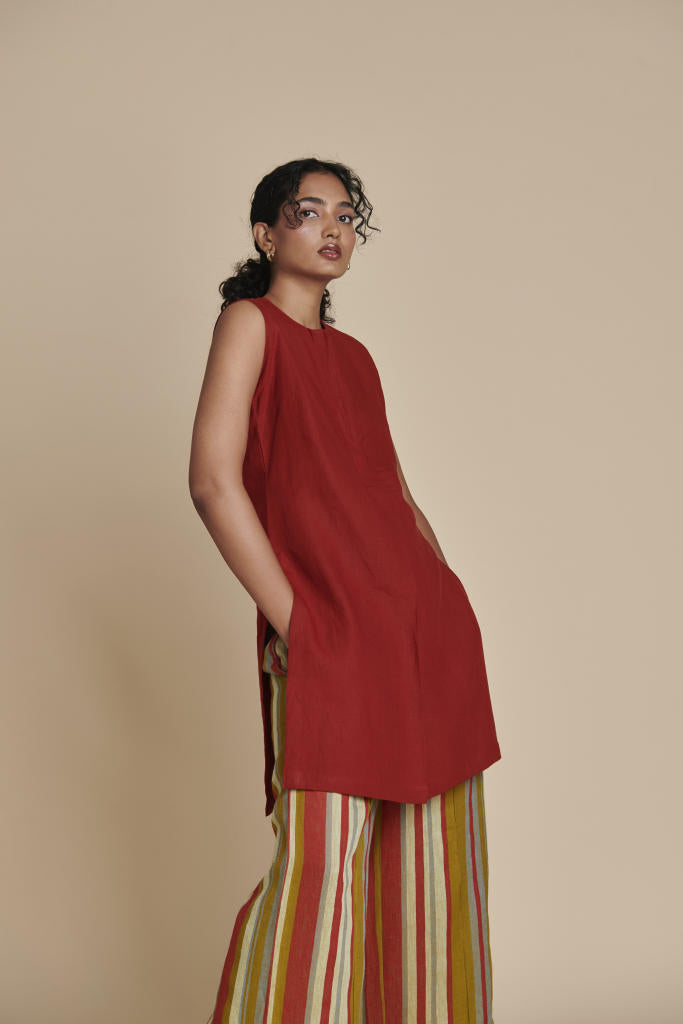 Anaar Leher Linen Sleeveless Kurta Set linen by Saphed in red color for women Worldwide
