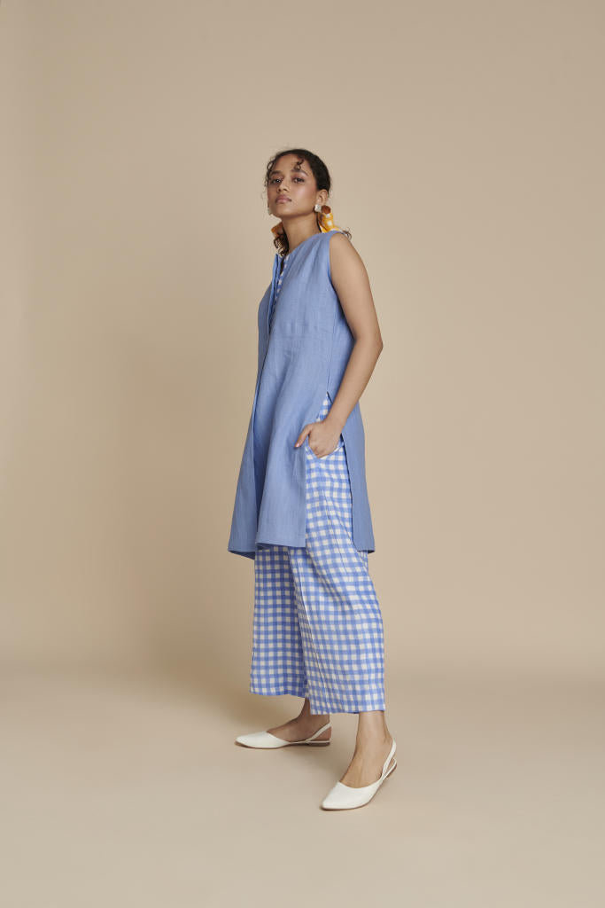 Ashwem Linen Sleeveless Kurta Set linen by Saphed in blue color for women Worldwide