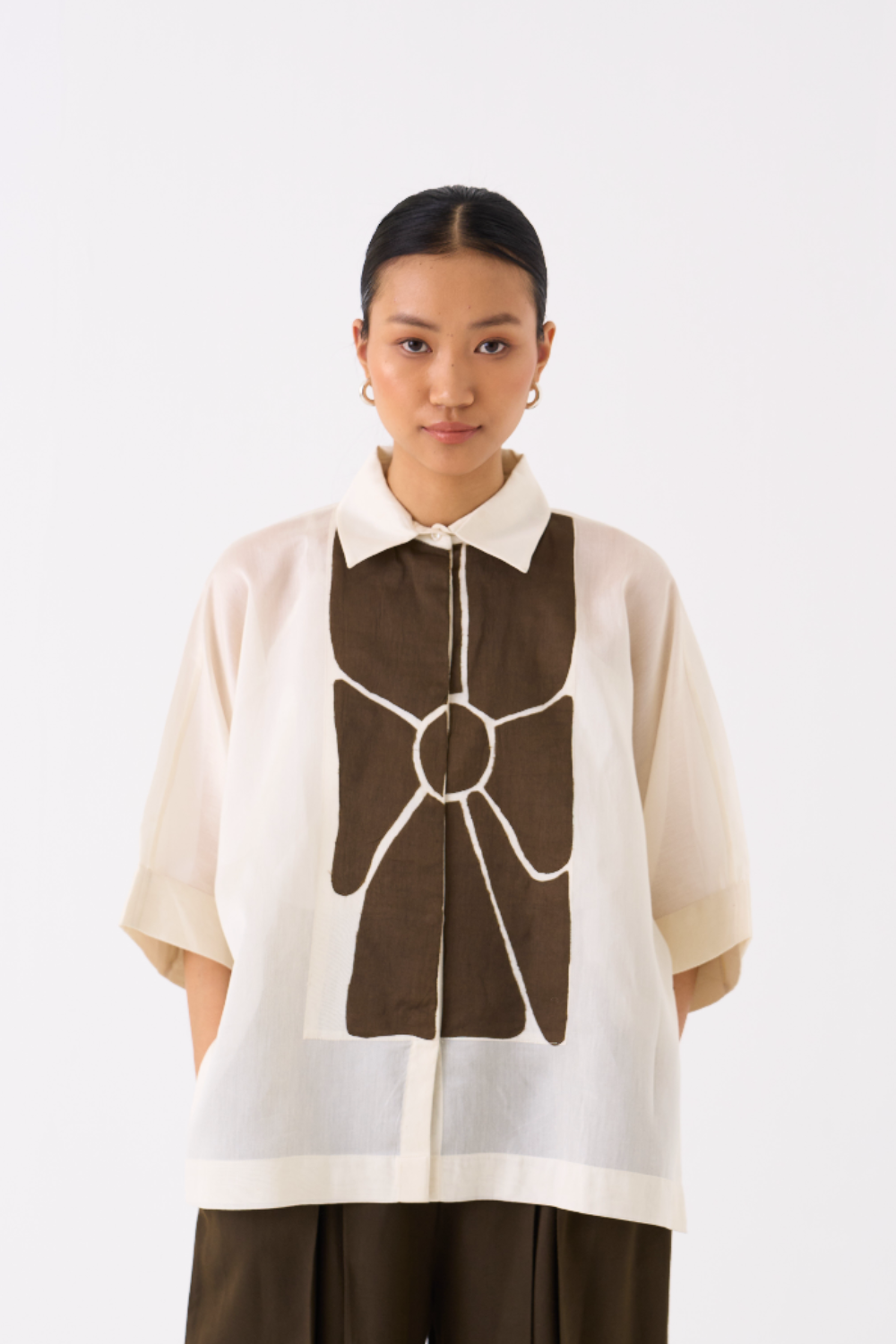 FLORAL APPLIQUE SHIRT-IVORY