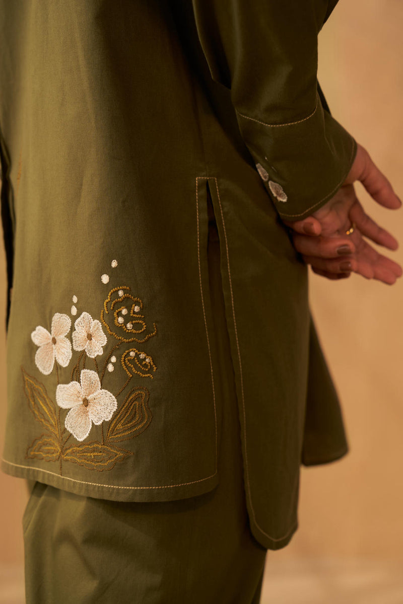 Be Kind Organic Cotton Shirt poplin by SUI in olive color for women Worldwide