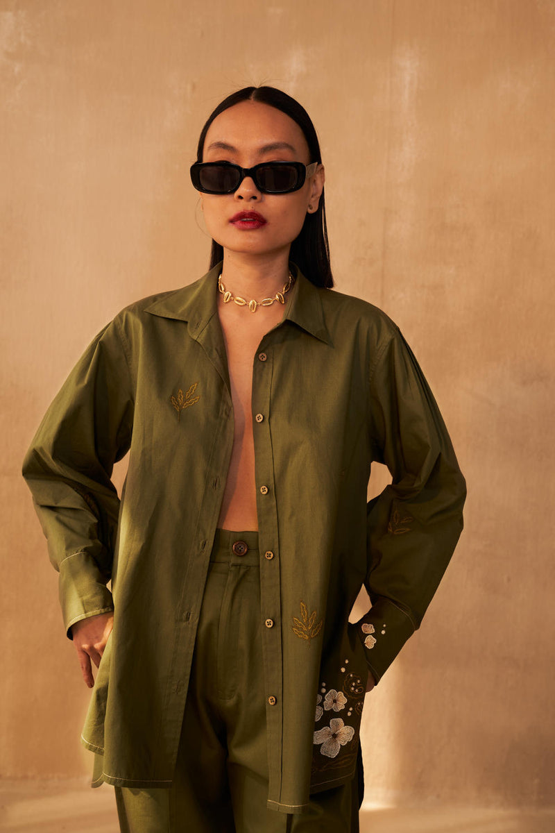Be Kind Organic Cotton Shirt poplin by SUI in olive color for women Worldwide