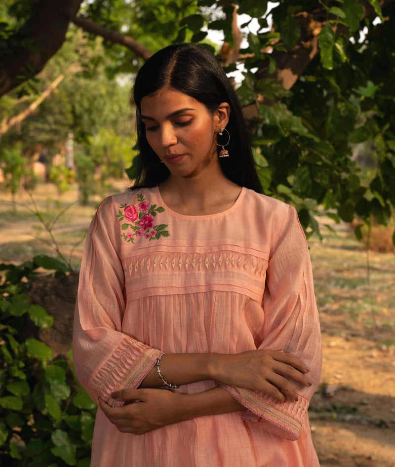 Maina Kurta Set-Peach silk by Priti Prashant in peach color for women Worldwide