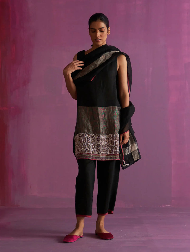 Irum Hand-Embroidered Kurta Set - Black linen by Manan in black color for women Worldwide