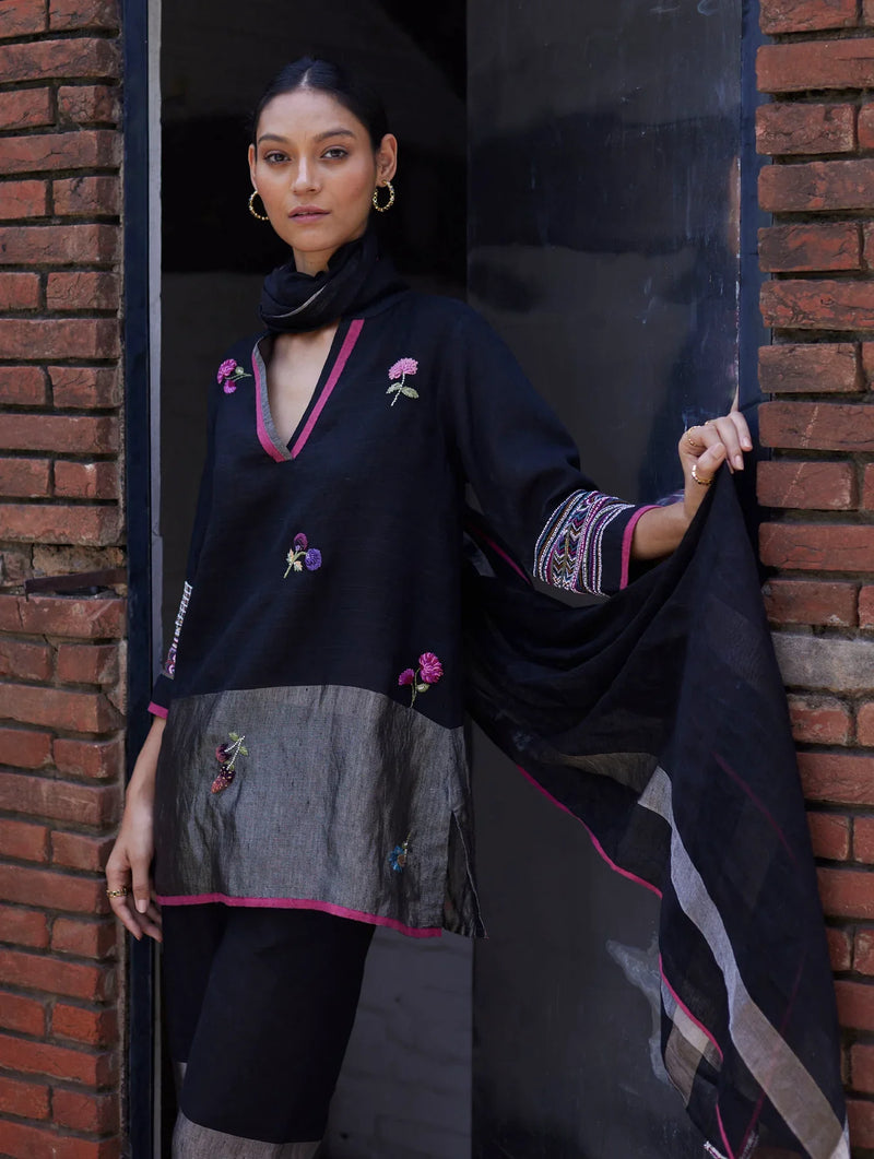 Cyra Hand-Embroidered Kurta Set - Black linen by Manan in black color for women Worldwide