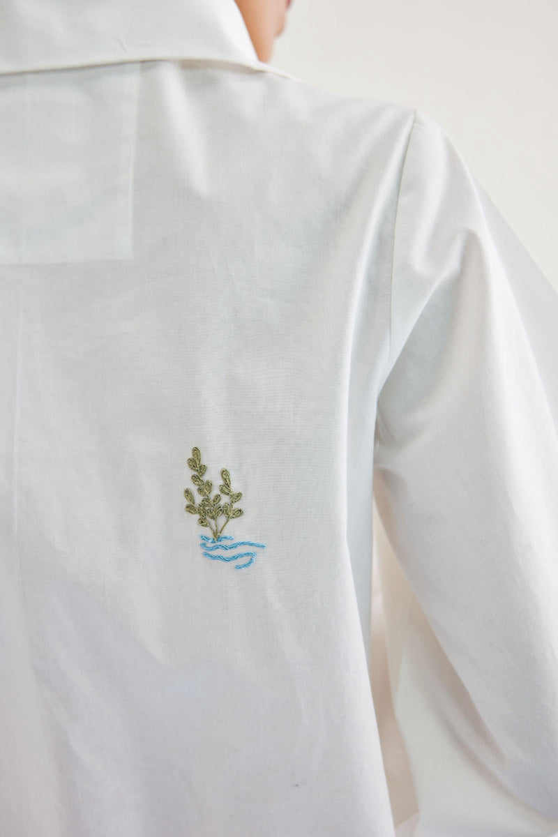 By The Sea Organic Cotton Classic Shirt poplin by SUI in white color for women Worldwide