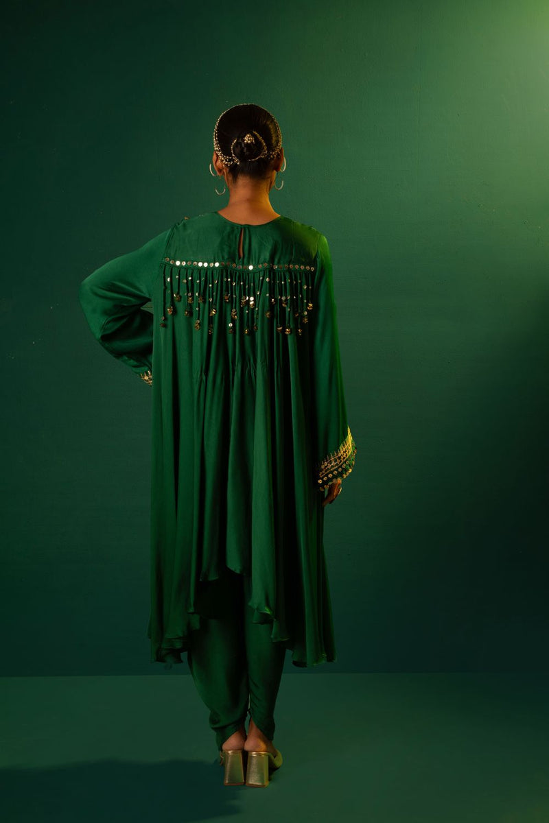 Chamakeen Mahi Green Asymmetrical Kurta Set satin by PRAHNAAYA in green color for women Worldwide