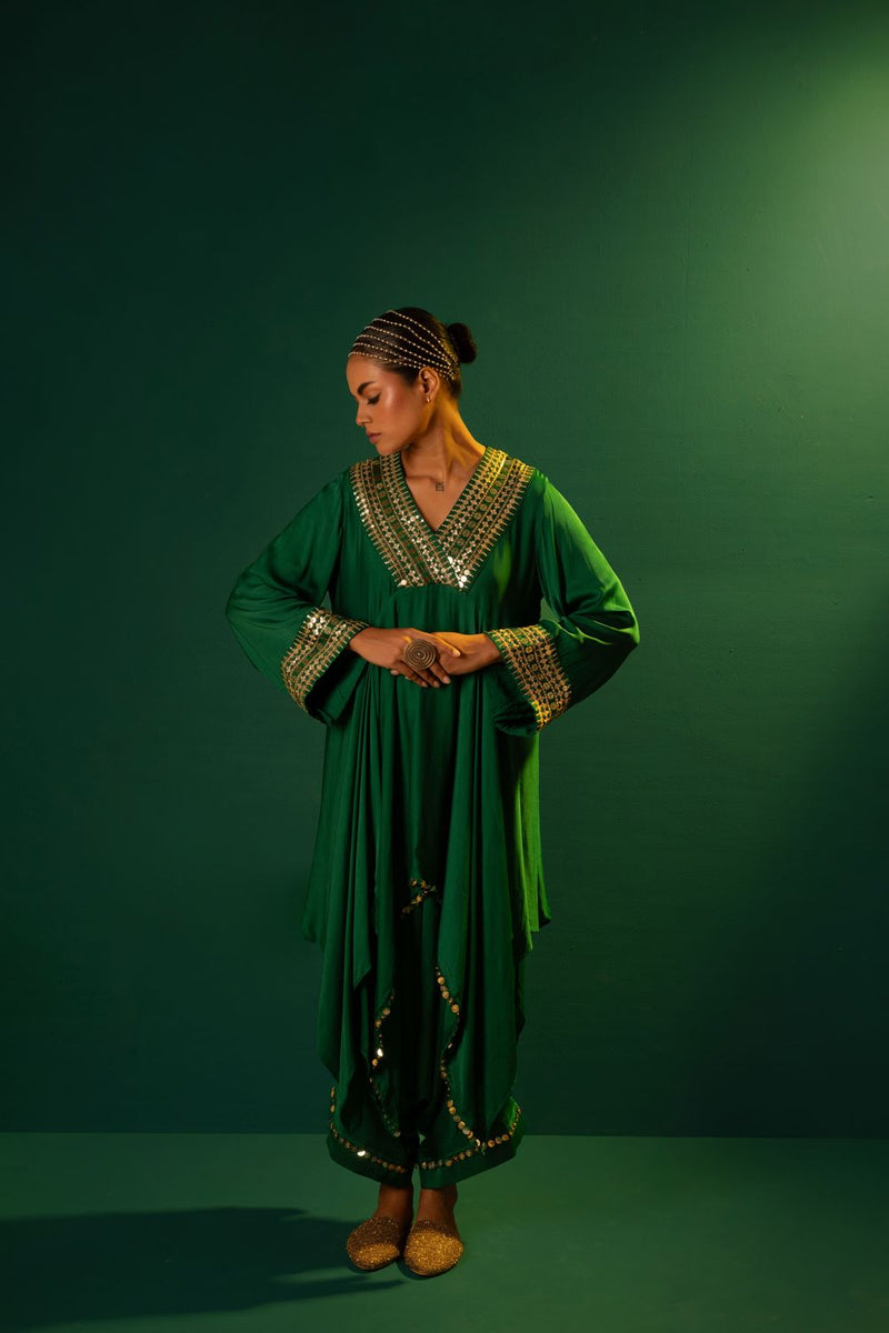 Chamakeen Ariyana Green Asymmetrical Tunic Set satin by PRAHNAAYA in green color for women Worldwide