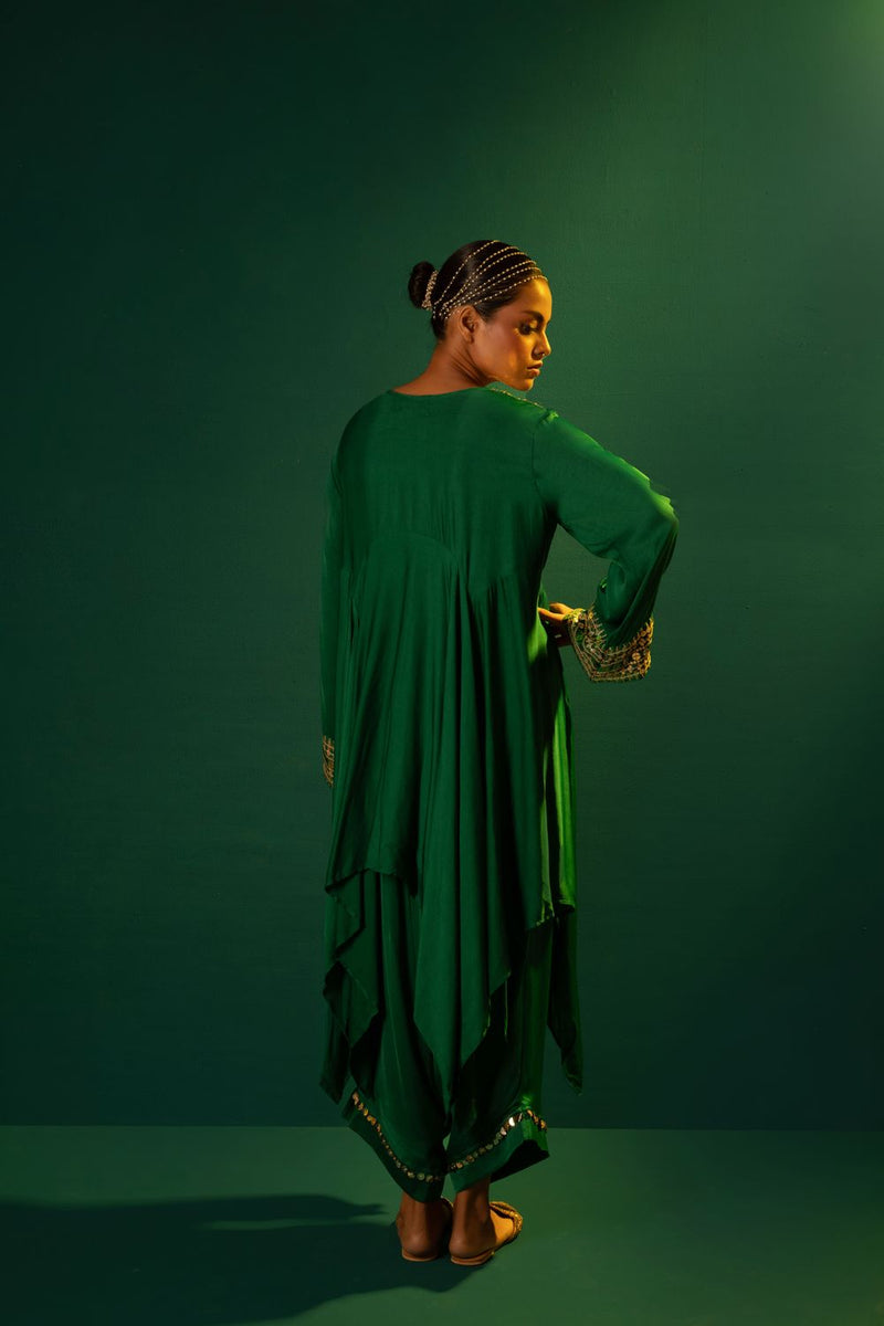 Chamakeen Ariyana Green Asymmetrical Tunic Set satin by PRAHNAAYA in green color for women Worldwide