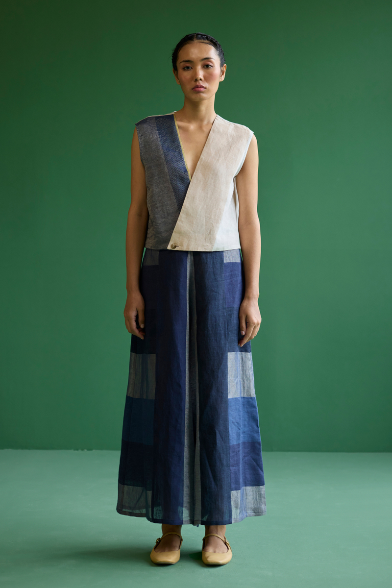Izumi Color-Blocked Gilet Jacket - Navy linen by Manan in navy color for women Worldwide