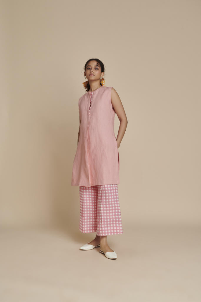 Candy Floss Linen Sleeveless Kurta Set linen by Saphed in pink color for women Worldwide