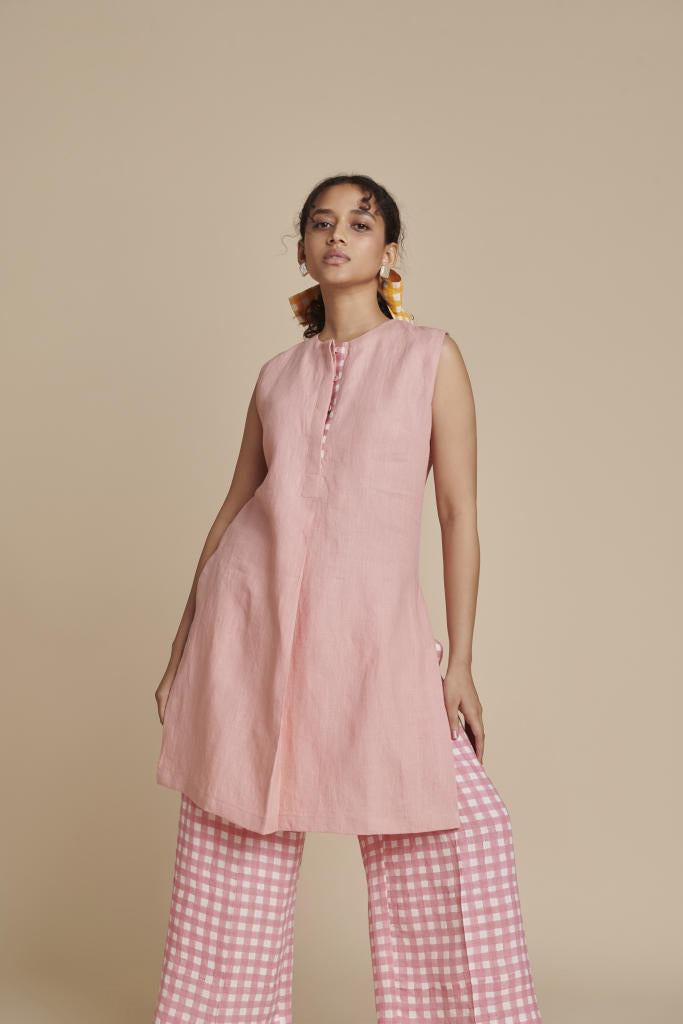 Candy Floss Linen Sleeveless Kurta Set linen by Saphed in pink color for women Worldwide