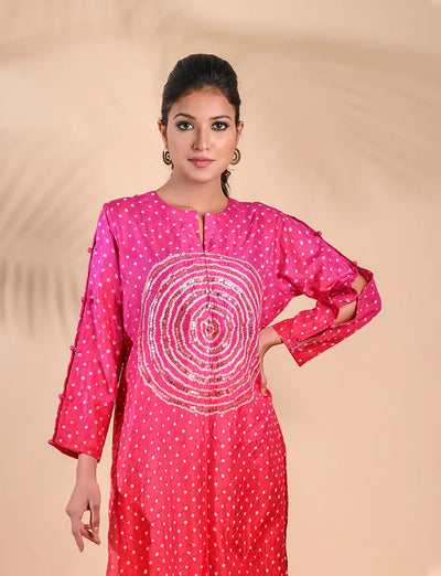 CIRCLE SEQUENCE KURTA-PINK RED SHADED