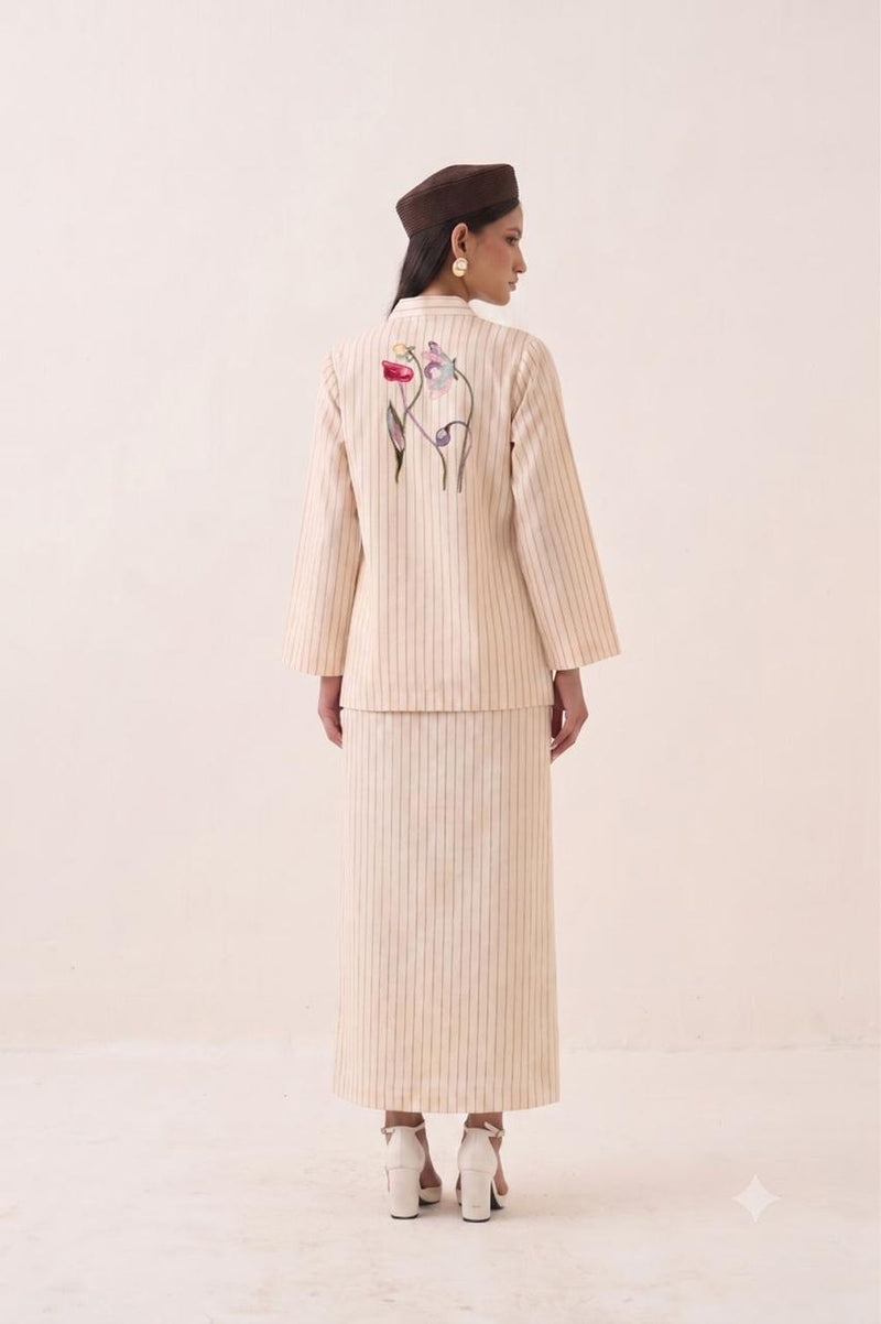 Lehar OFR 10 cotton slub jacket/overlay by O'Frida in ivory for women Worldwide