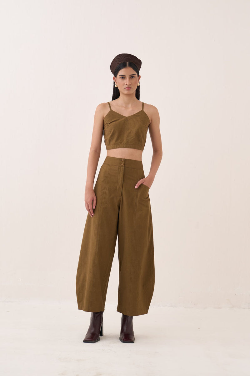Sage Barrel Pants cotton slub pant/trouser by O'Frida in olive for women Worldwide