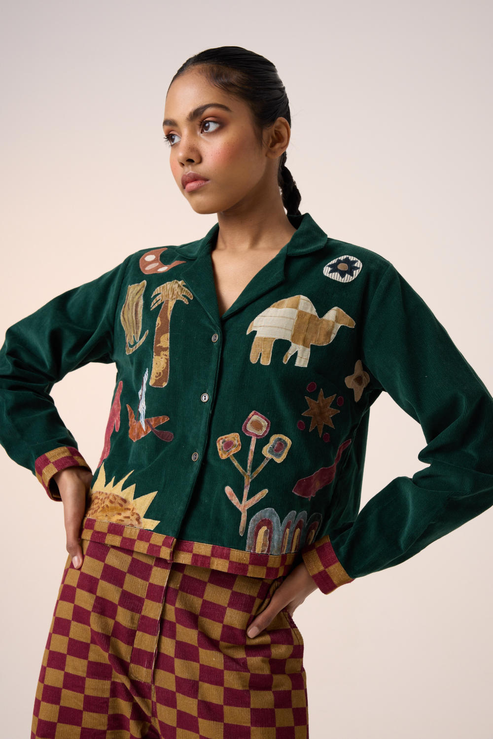 CROP SHIRT -GREEN JUNGLE APPLIQUE