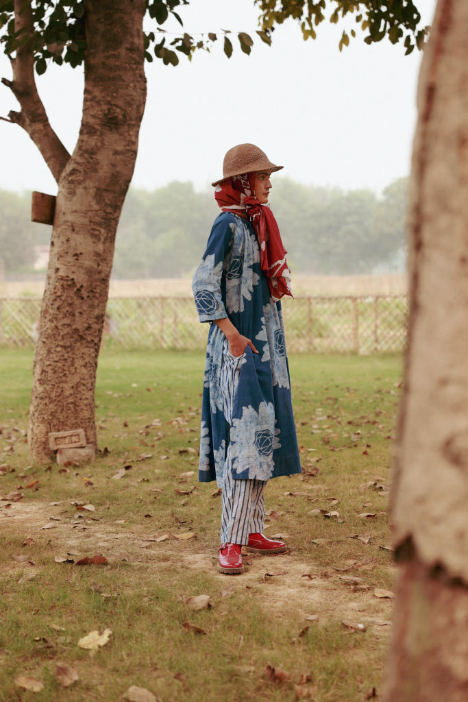 HAYDE BATIK TUNIC upcycled cotton by Doodlage in blue color for women Worldwide