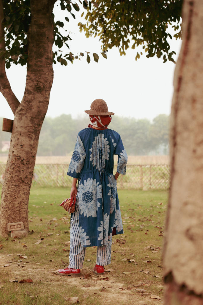 HAYDE BATIK TUNIC upcycled cotton by Doodlage in blue color for women Worldwide