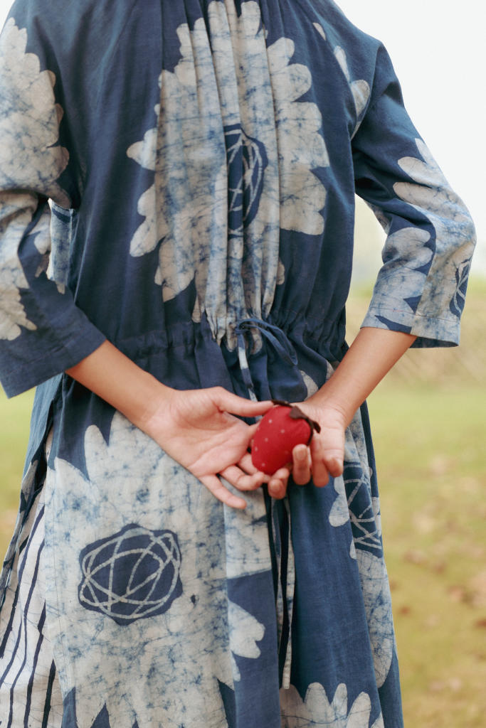 HAYDE BATIK TUNIC upcycled cotton by Doodlage in blue color for women Worldwide