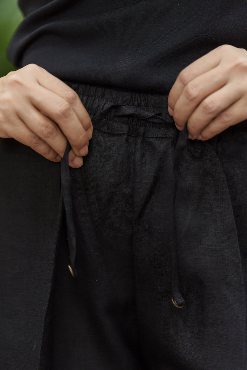 Shinrin Drawstring Pants linen by Zanzibar Living in black for women Worldwide